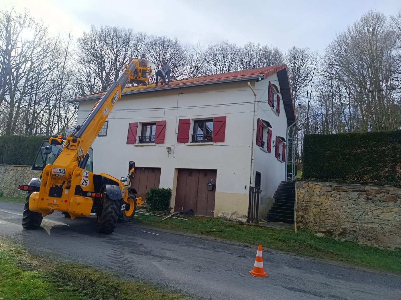 Liteaudage en cours, réfection de toiture — couvreur M. TOUVERON près de Montluçon