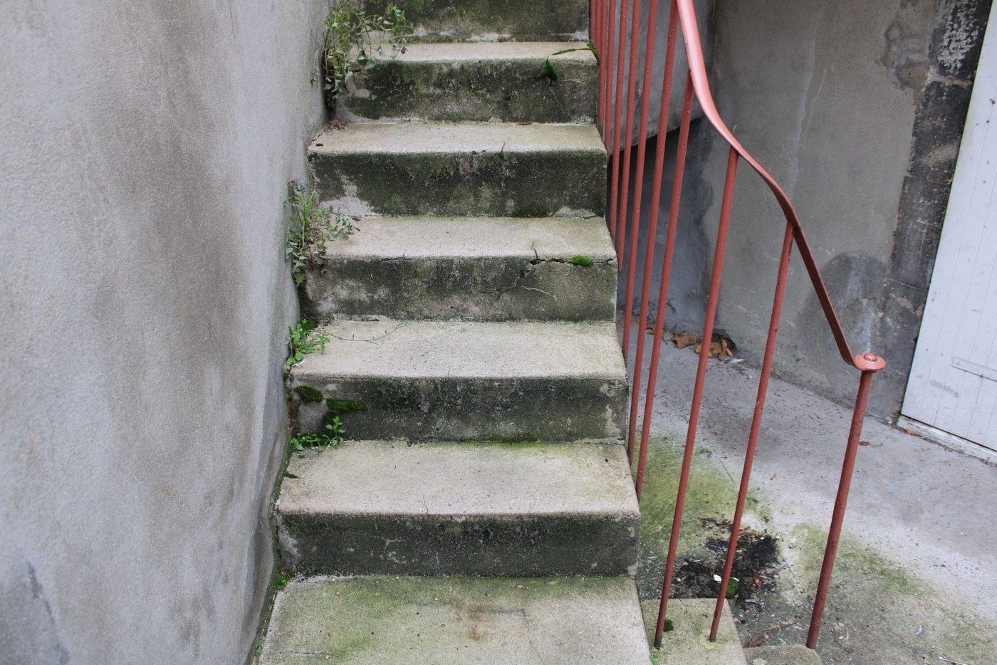 Escalier en béton — couvreur M. TOUVERON près de Montluçon